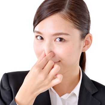 人一倍気を使っているのに、清潔にしているのに、口や体臭が臭う…それ、体の内側の臭いが原因かも！？